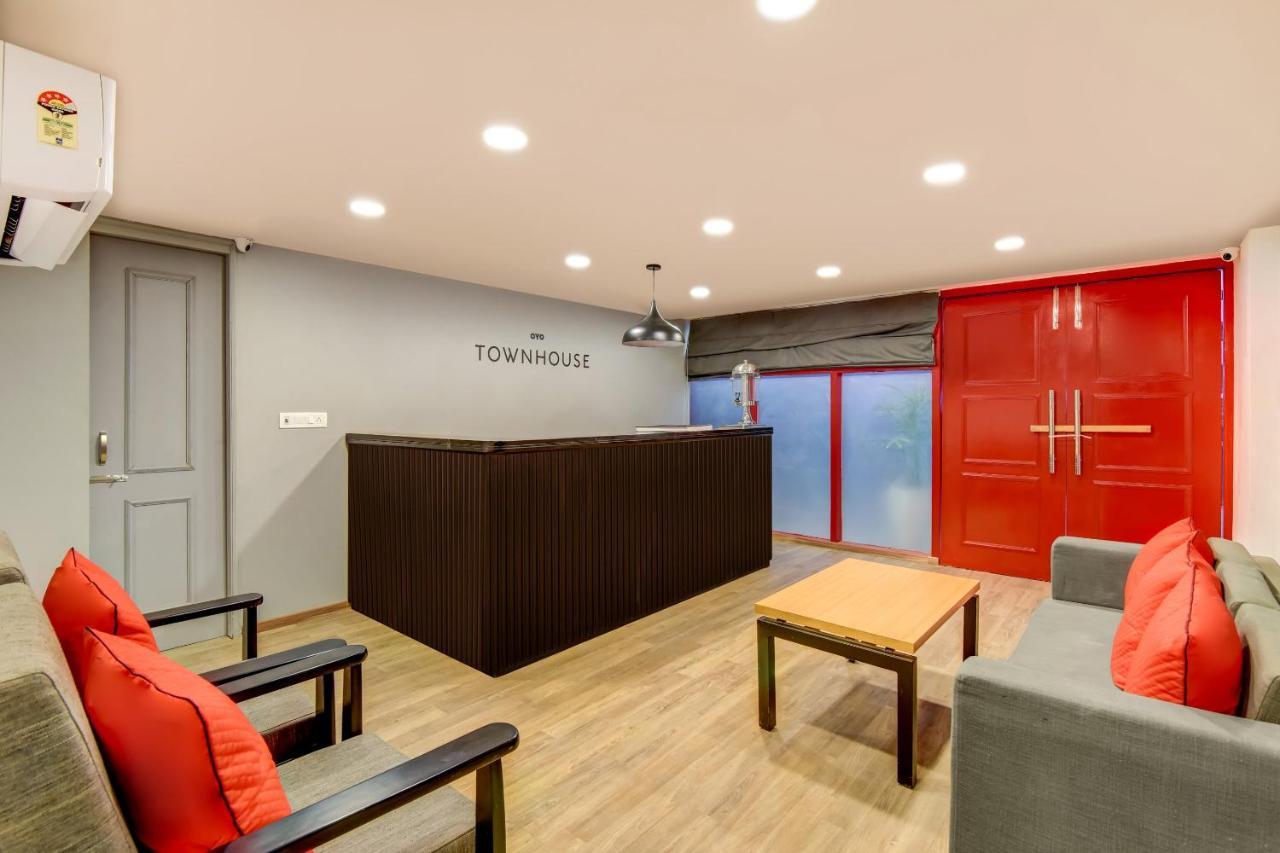 Oyo Townhouse 115 Patel Nagar Hotel New Delhi Exterior photo
